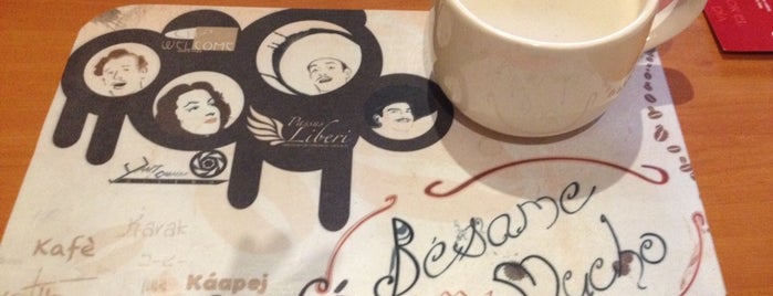 Café Bésame Mucho is one of Locais curtidos por Anita.