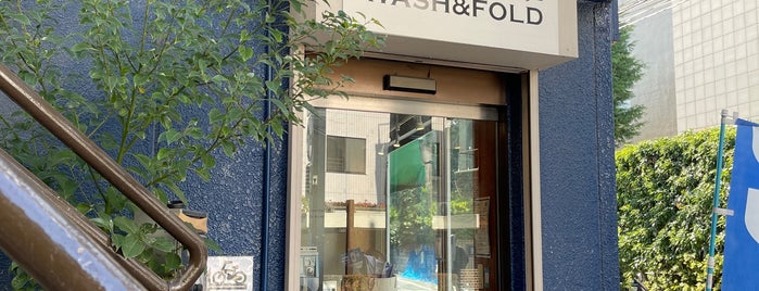 WASH&FOLD 代々木店 is one of Locais salvos de Krstan.