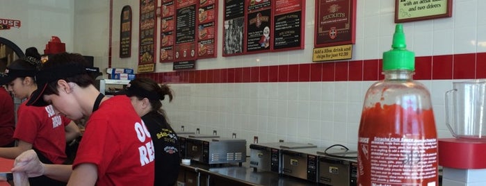 Firehouse Subs Riverwalk North is one of Lugares favoritos de Matthew.