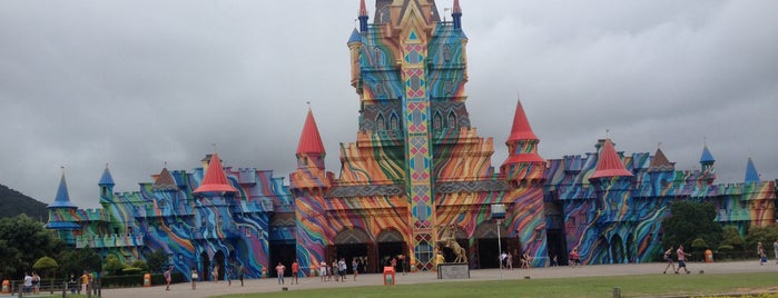 Beto Carrero World 🎡🎢 is one of Tempat yang Disukai Walkiria.