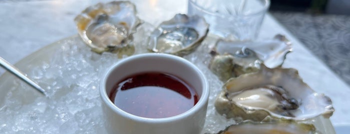 Boulevard Kitchen & Oyster Bar is one of Where Next; Vancouver.