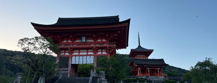 清水善光寺 is one of 京都に旅行したらココに行く！.