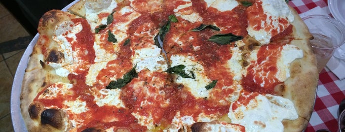 Grimaldi's Pizzeria is one of NYC Eats.