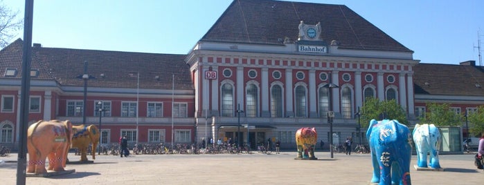 Hamm (Westf) Hauptbahnhof is one of NRW RE1.