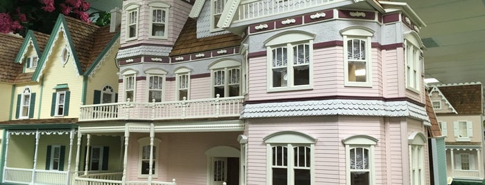 Dollhouses, Trains & More is one of Toy Stores SF Bay Area.