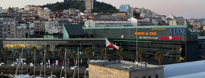 Porto de Vigo is one of Vigo.