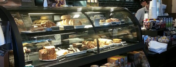 Starbucks is one of Lugares favoritos de Josepf.