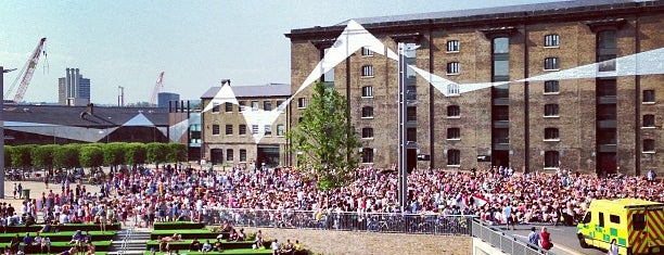 Granary Square is one of London Spaces.