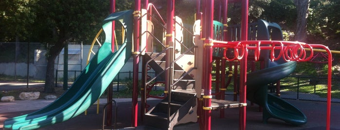 Potrero Hill Playground is one of Double'nin Beğendiği Mekanlar.