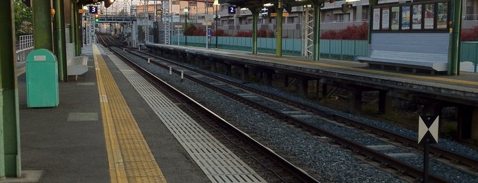 Ryukokudai-mae-fukakusa Station (KH33) is one of 京阪.