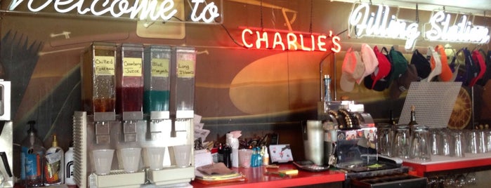 Charlie's Filling Station Lounge is one of Locais salvos de Dennis.