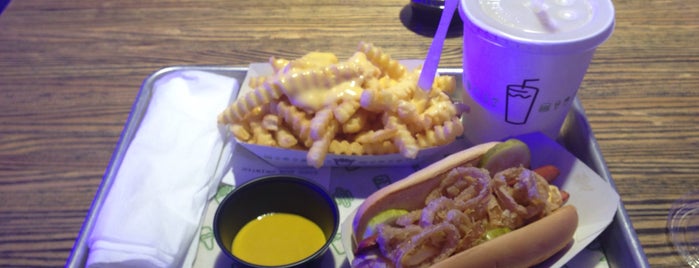 Shake Shack is one of DKさんのお気に入りスポット.