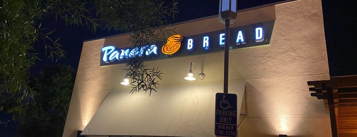 Panera Bread is one of Restaurantes.
