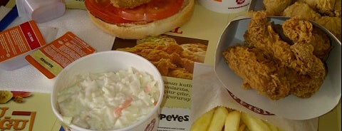 Popeyes Louisiana Kitchen is one of Hüseyinさんのお気に入りスポット.