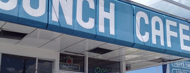 Cracked Conch Cafe is one of สถานที่ที่บันทึกไว้ของ Cecilia.