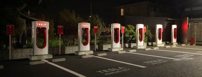 Tesla Supercharger & Service Center in Japan