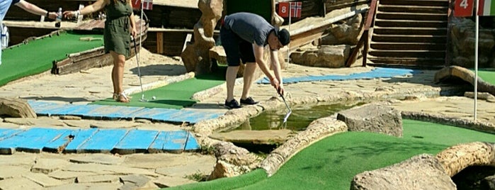 Adventure Golf is one of Lieux qui ont plu à Anastasiya.