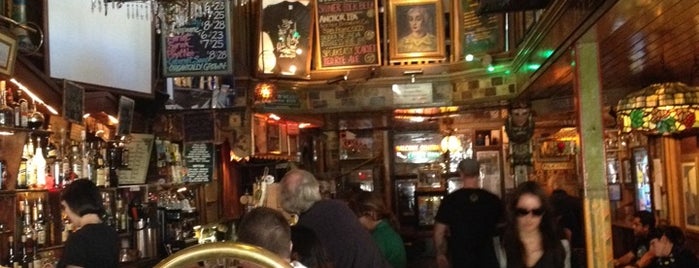 Vesuvio Cafe is one of SF Drinking.