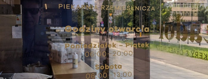 Picador is one of Warszawa.