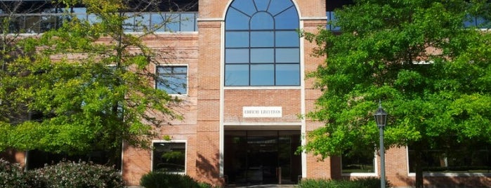 IAE Business School is one of สถานที่ที่ Alejandro ถูกใจ.