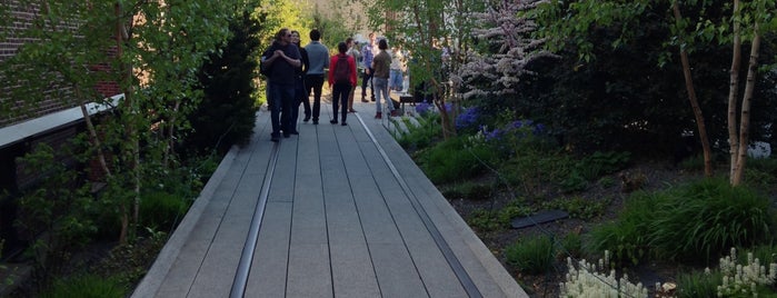 High Line 10th Ave Amphitheatre is one of Tourist attractions NYC.