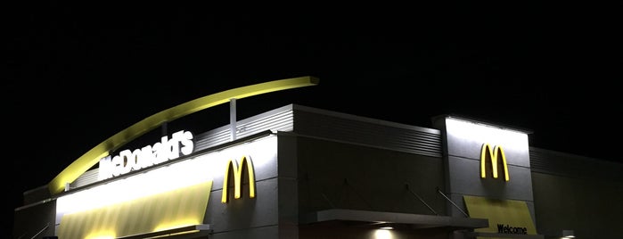 McDonald's is one of Orte, die Phillip gefallen.