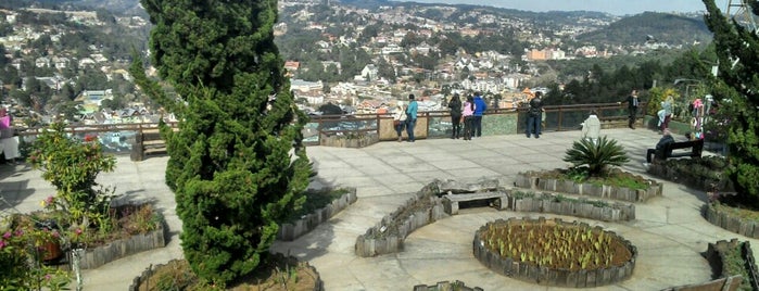 Praça do Teleférico is one of Narjara'nın Beğendiği Mekanlar.