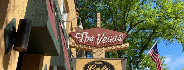 Las Vegas Restaurant is one of Stephanie 님이 좋아한 장소.