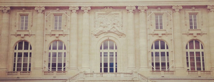 Grand Palais is one of Paris : Musées et galeries d'art.