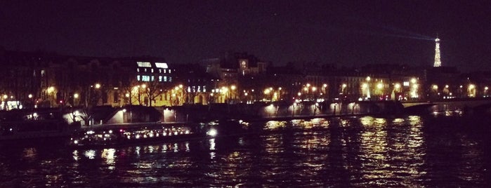 Pont des Arts is one of Architecture.