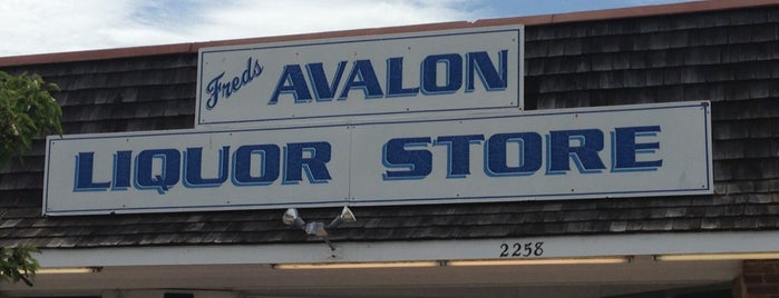 Avalon Liquor Store is one of Locais curtidos por Brandon.