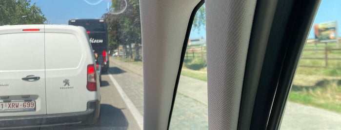 Gentsesteenweg (N9) is one of 'On the road'.
