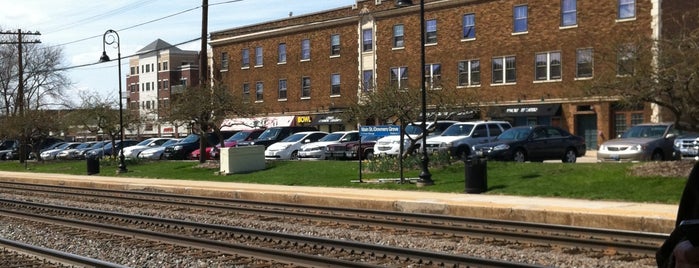 Metra - Downers Grove Main Street is one of Faves.