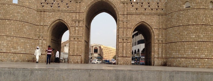 Bab Makkah Square is one of สถานที่ที่บันทึกไว้ของ Ahmad🌵.