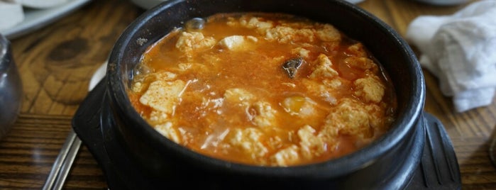 전통맷돌순두부 is one of 맛집.