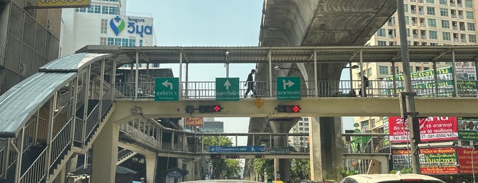 แยกสะพานควาย is one of For Street.