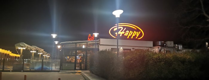 Happy Bar & Grill is one of Lugares favoritos de Mike.