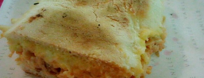 Vanille Deli & Bakery (UFJF) is one of Posti che sono piaciuti a Kelzinha.