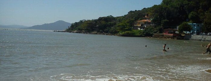 Praia da Ponta do Sambaqui is one of Praias de Florianópolis.