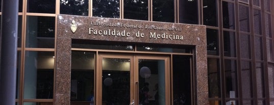 Faculdade de Medicina is one of Tempat yang Disukai Julia.