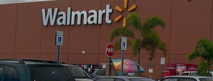 Walmart is one of Locais curtidos por Noemi.