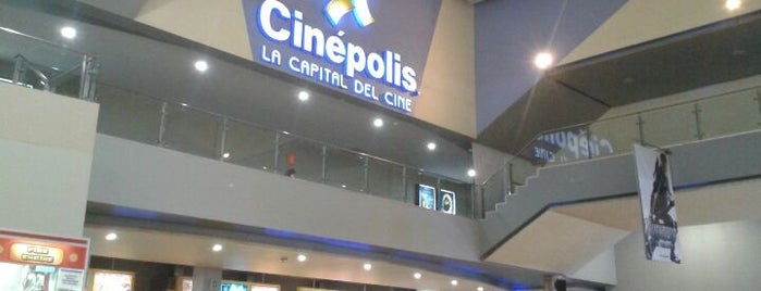 Cinépolis is one of Juliaさんのお気に入りスポット.