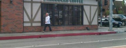 Starbucks is one of Locais curtidos por Ryan.