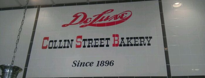 Collin Street Bakery is one of Lugares favoritos de RW.