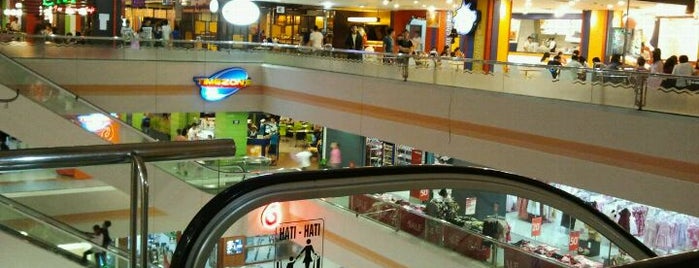 Thamrin Plaza is one of Shopping Mall in Medan.