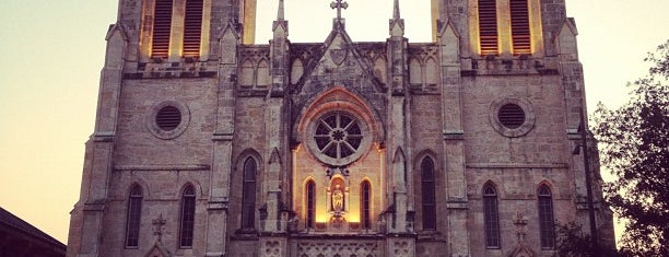 San Fernando Cathedral is one of Lieux qui ont plu à Sergio M. 🇲🇽🇧🇷🇱🇷.
