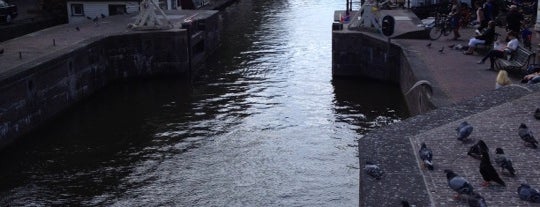 Eenhoornsluis (Brug 313) is one of Amsterdam bridges: count them down! ❌❌❌.