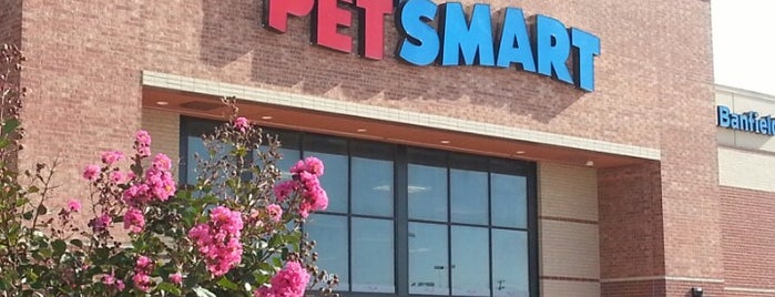 PetSmart is one of Orte, die Belinda gefallen.