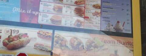 SONIC Drive In is one of Nathanさんのお気に入りスポット.