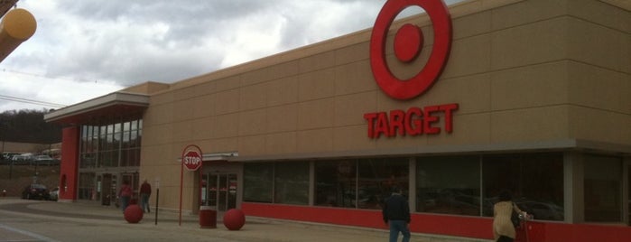 Target is one of สถานที่ที่ Chris ถูกใจ.